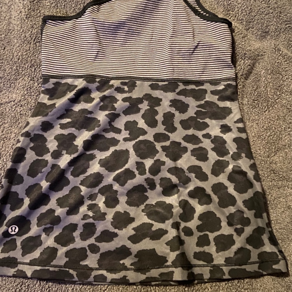 Lululemon One soldier Tank top - Picture 2 of 4